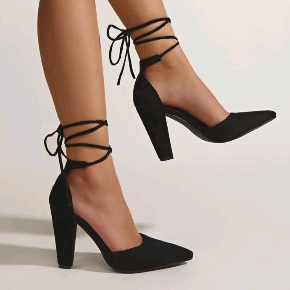 6.5 Black High Heel Pumps
